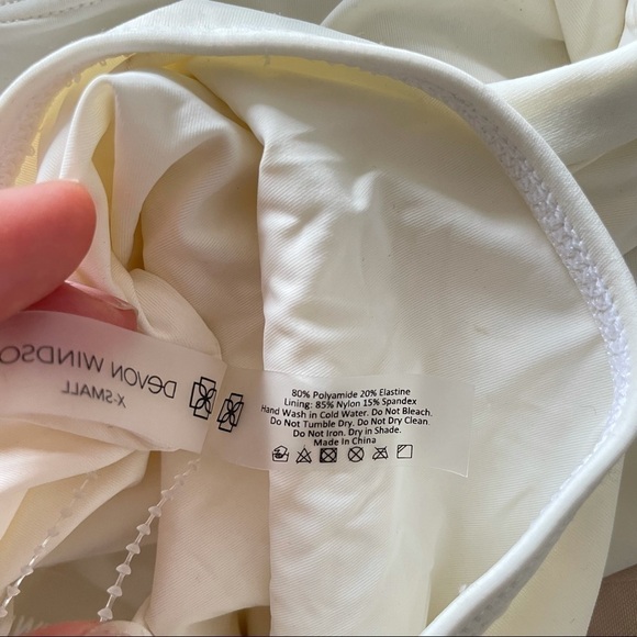 DEVON WINDSOR Alexina Top - Picture 6 of 7